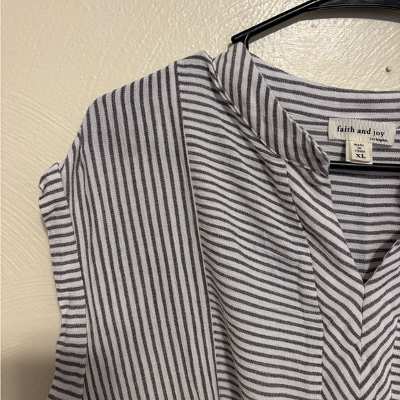 Faith and Joy Striped Smocked Hem Cap Sleeve Blouse XL - Picture 7 of 9